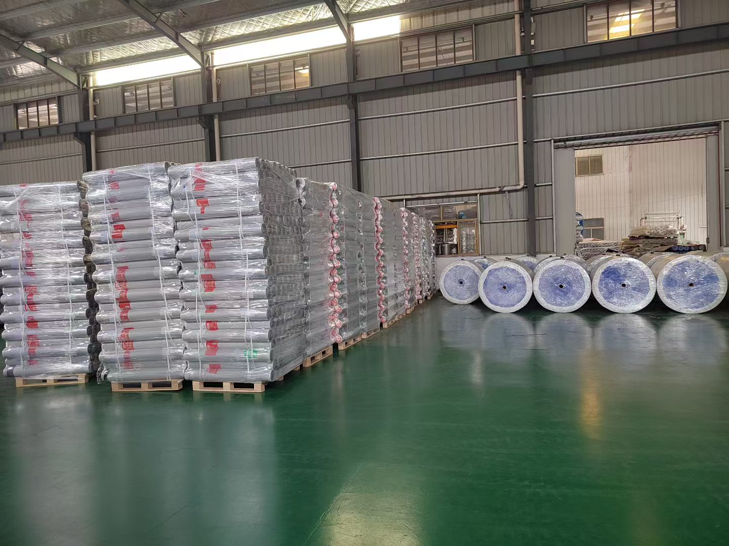 Industrial roofing material supply and palletised roll goods